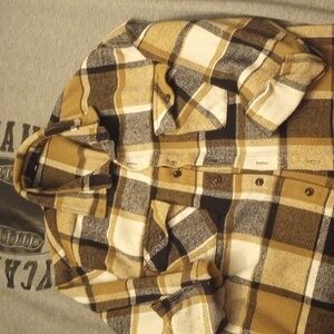 ❄️ Flannel Lightly Worn ❄️